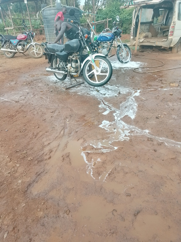 Motor Bikes Wash
